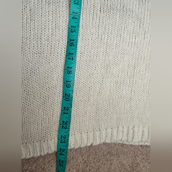 CEZELE "ROCK" Cream Wool Blend Knit Realxed Fit V Neck Sweater. Size Medium - Picture 14 of 14